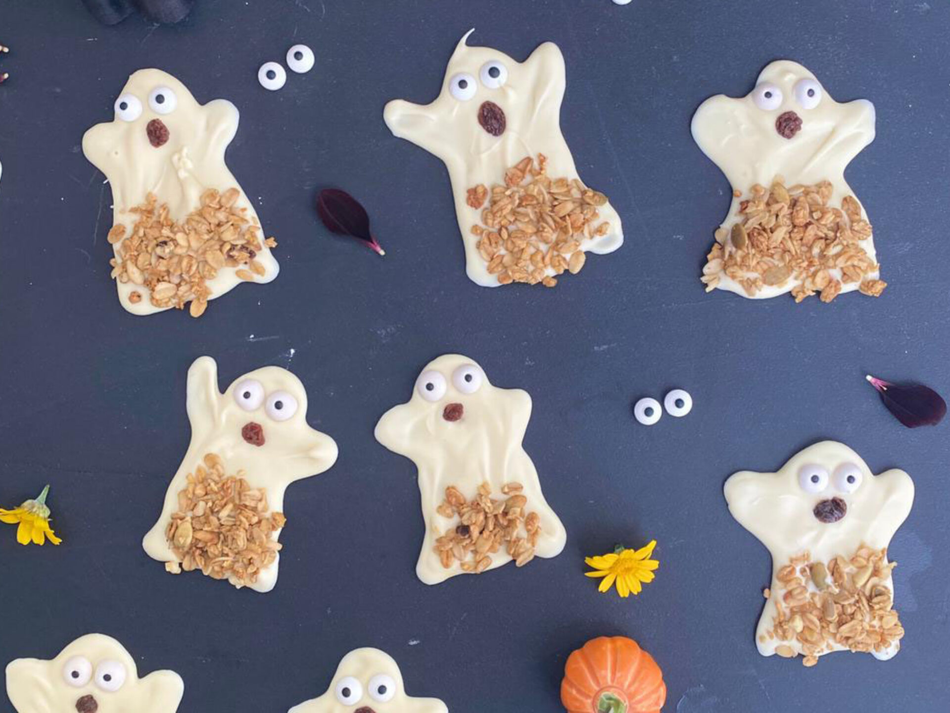Halloween White Chocolate Ghosts3